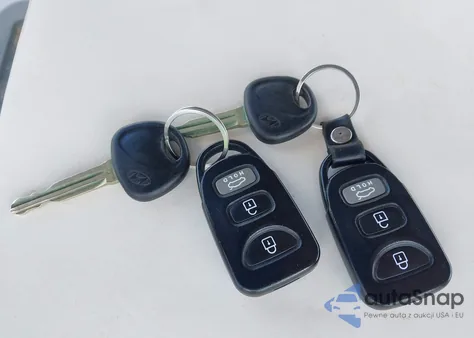 2010 Hyundai Elantra Gls from USA, damaged, VIN KMHDU4AD1AU934012